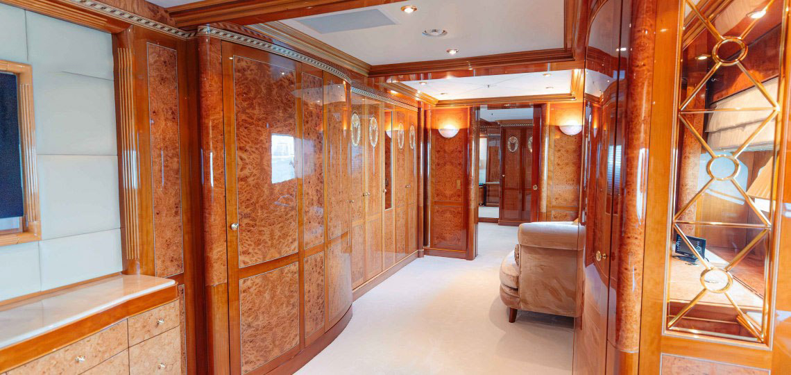 yacht-charter-200ft-benetti-dubai-10