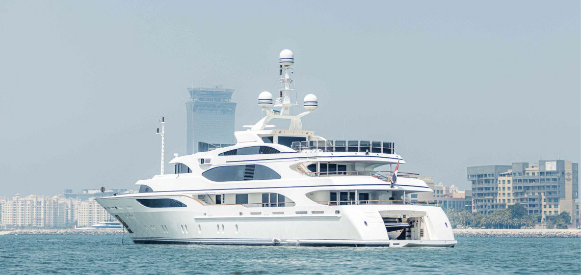 yacht-charter-200ft-benetti-dubai